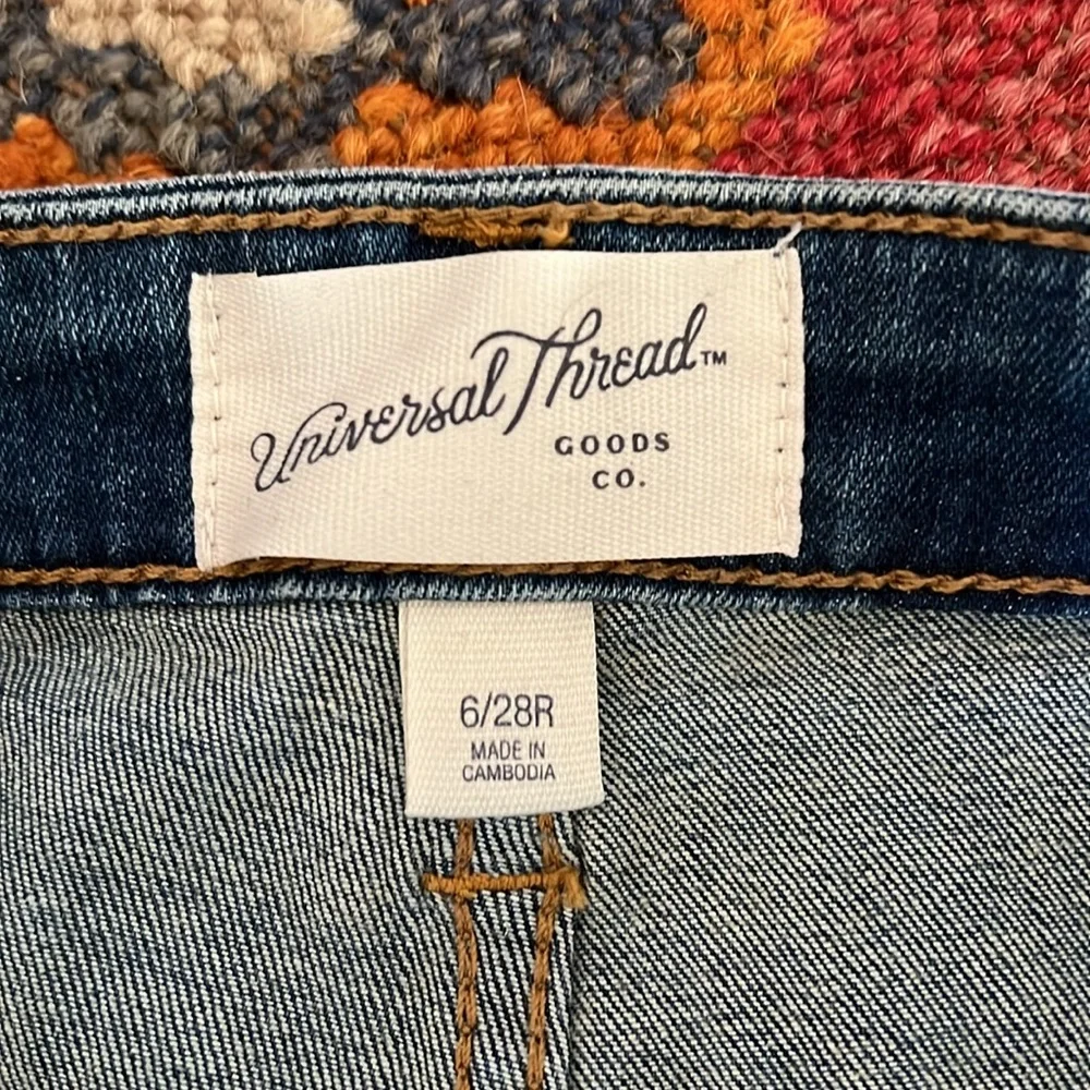 Universal Thread Women’s Jeans - Picture 3 of 5